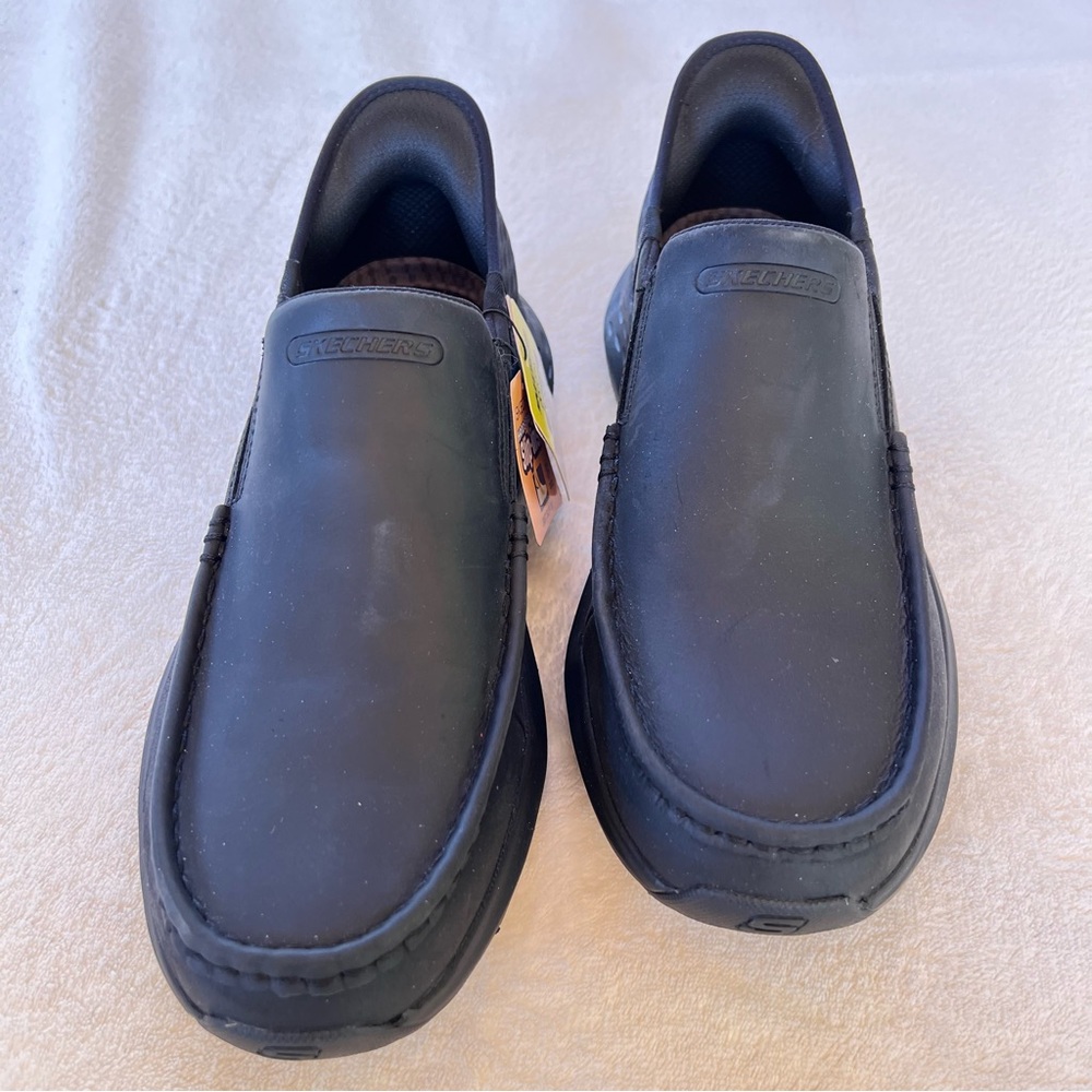 Skechers Black Slip-Ons Relaxed Fit Parson Oswin Hands Free Shoes SIZE 9.5 NWT